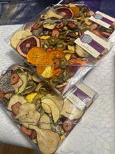 Load image into Gallery viewer, Dehydrated Fruit Gift Box
