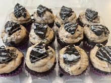 Load image into Gallery viewer, Cookies n Cream Cupcakes
